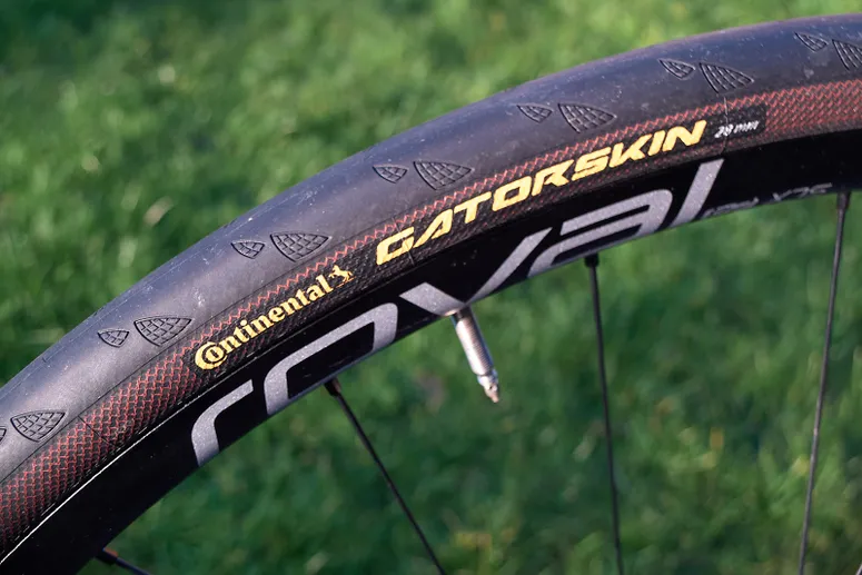 Continental-Gatorskin-01-9414b92.png