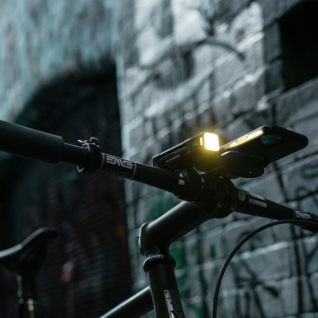 knog_blinder_600_13300_lifestyle_2_1340x.png